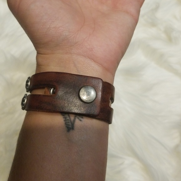 Cuff - Picture 2 of 3